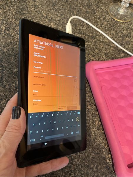 Планшет Amazon Fire 7 (7-е покоління) 8 ГБ Wi-Fi 7" SR043KL Рожевий чохол у комплекті фото